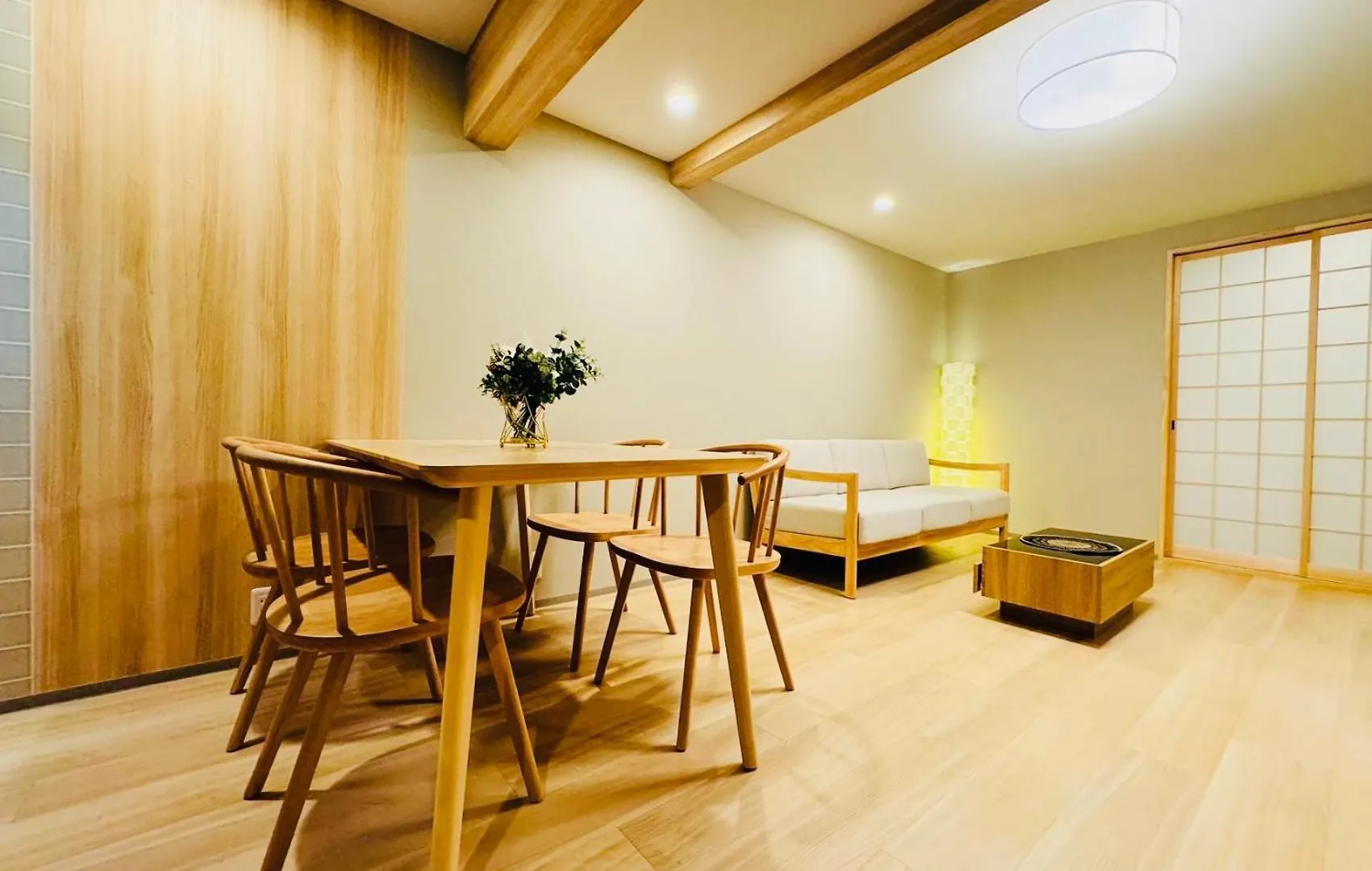 Villa Seiren ダブルベッド6台グループ大歓迎 貸切り 日本風一戸建て Osaka Japón